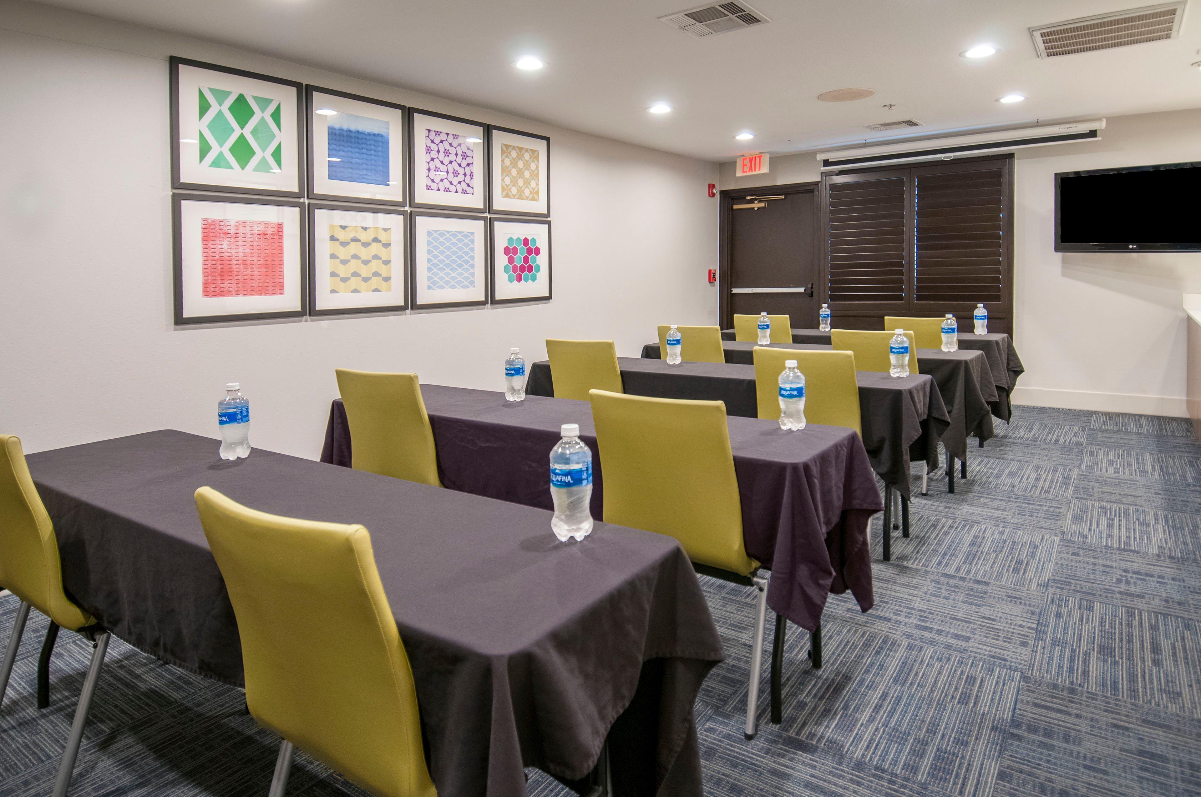 Holiday Inn Express Hotel & Suites Plano West - Frisco By Ihg מראה חיצוני תמונה