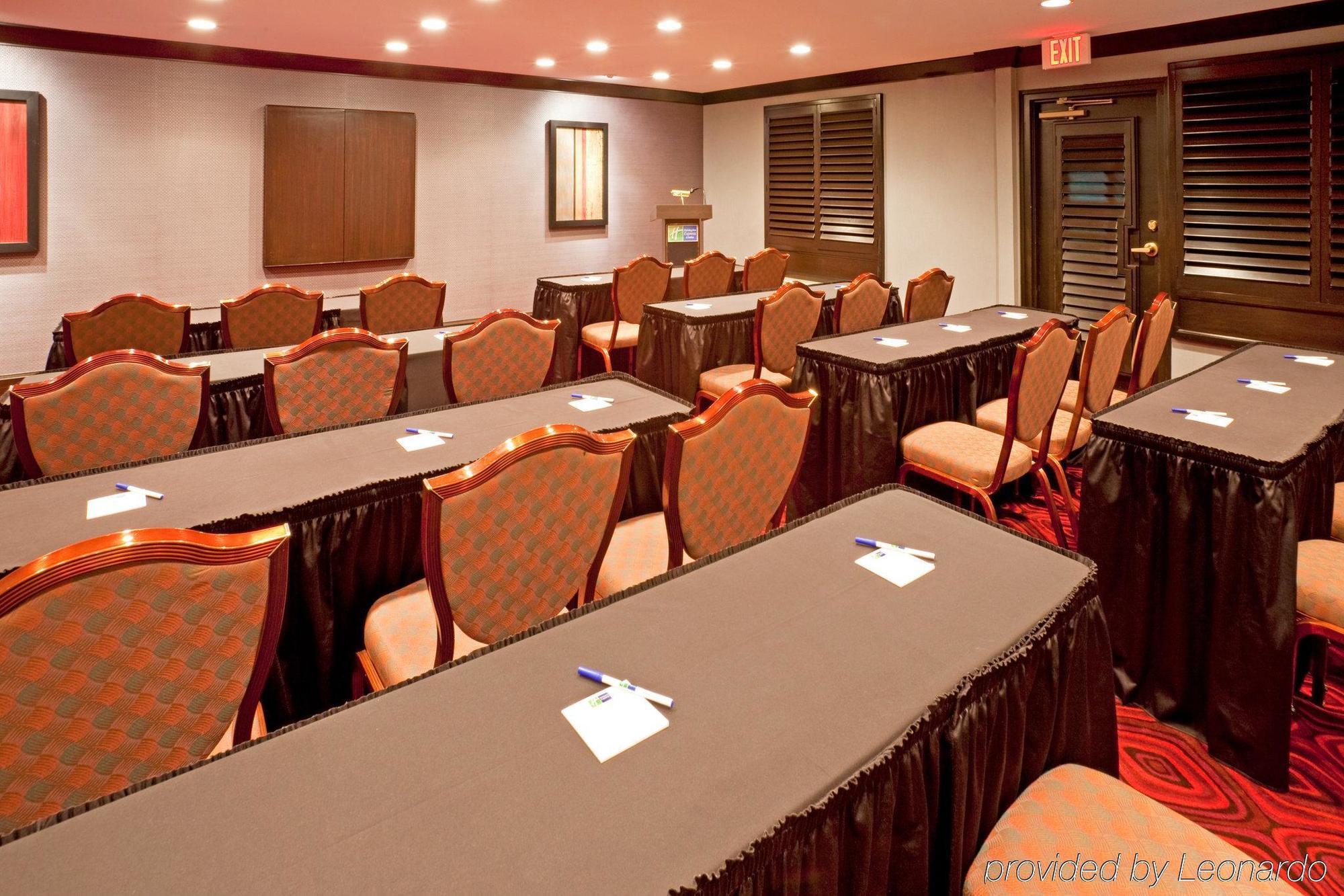 Holiday Inn Express Hotel & Suites Plano West - Frisco By Ihg מתקנים תמונה